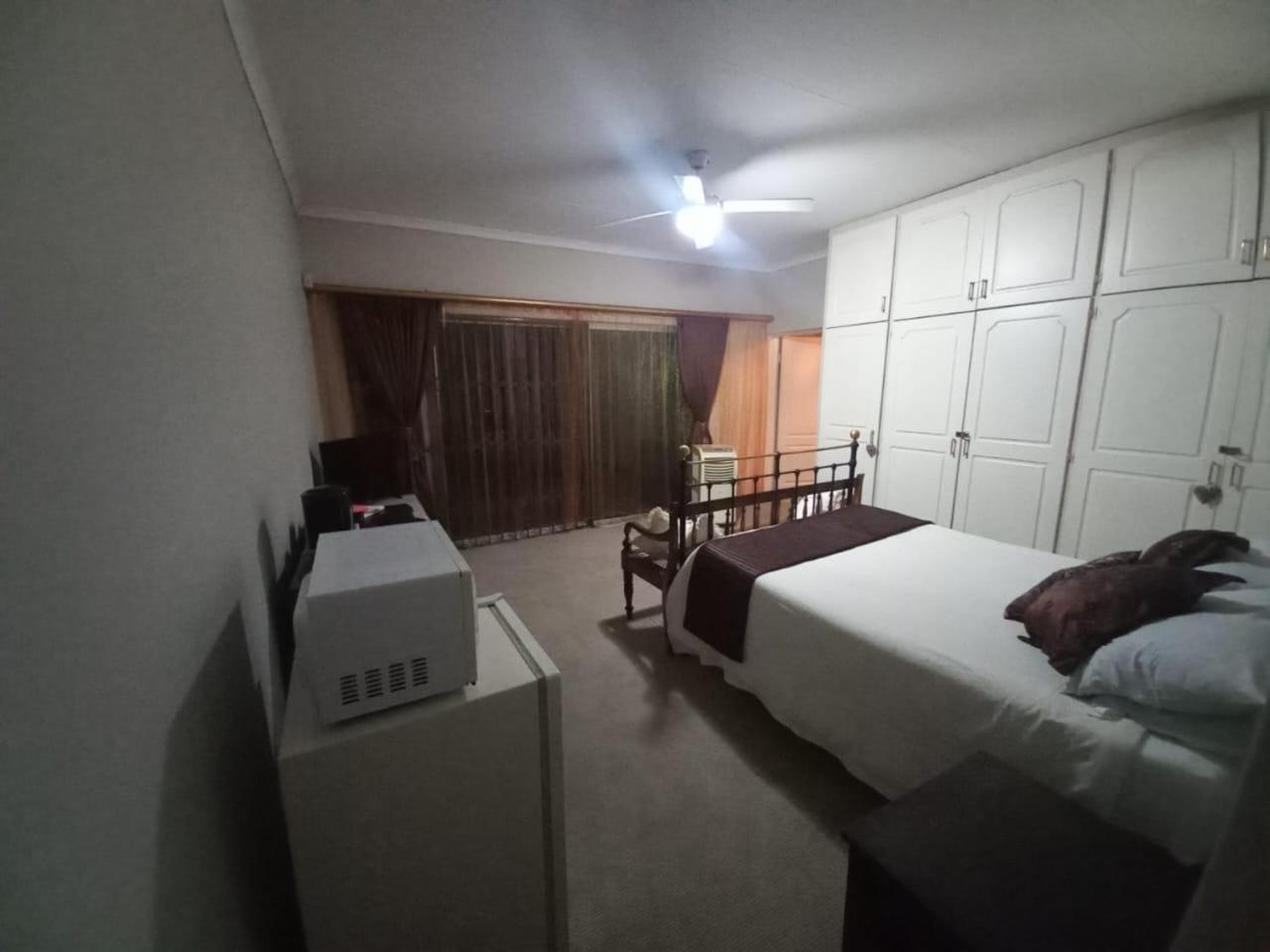 Anri Guesthouse Bloemfontein Kültér fotó