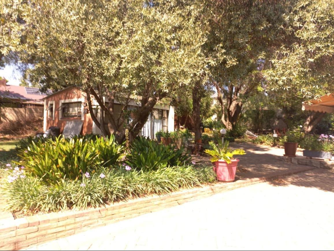Anri Guesthouse Bloemfontein Kültér fotó