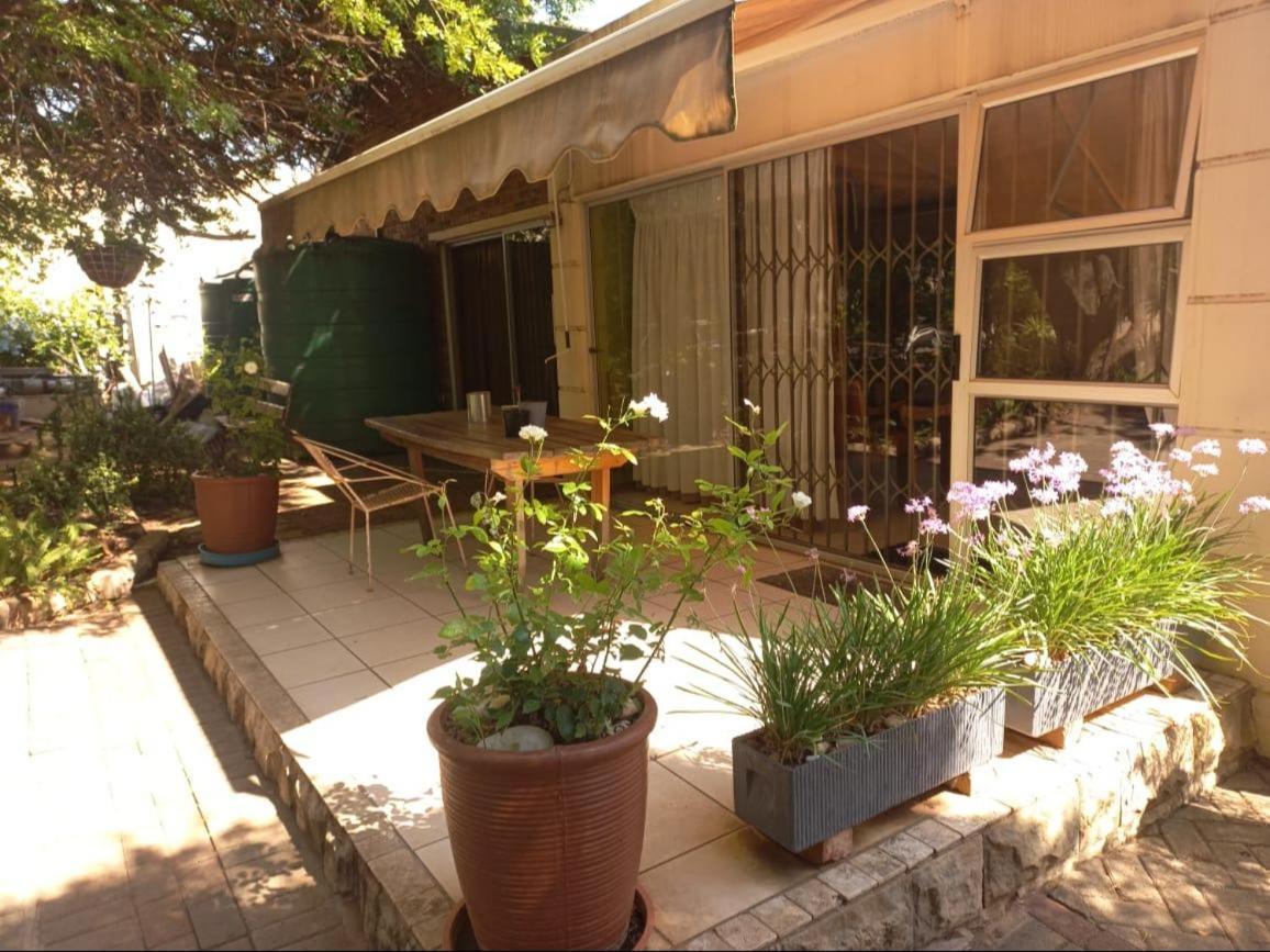 Anri Guesthouse Bloemfontein Kültér fotó